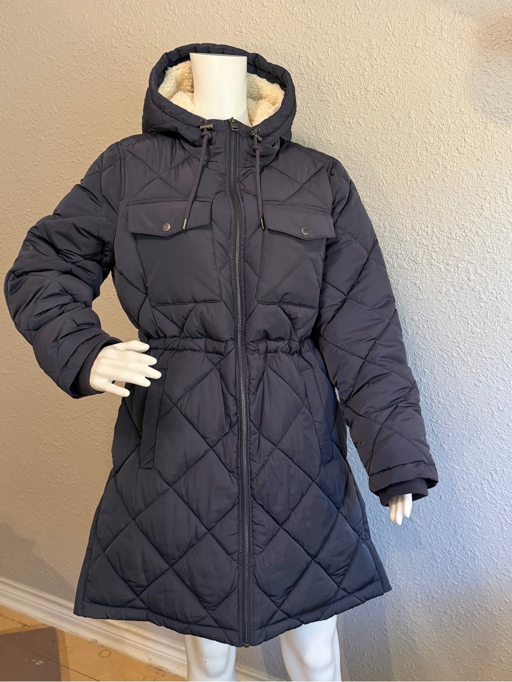 LEVI’s M Quilted Hooded Odyssey Gray Puffer Coat cinched waist drawstring